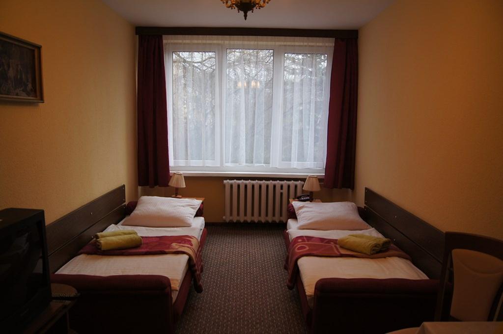 Hotel Odr Sulechów Zimmer foto