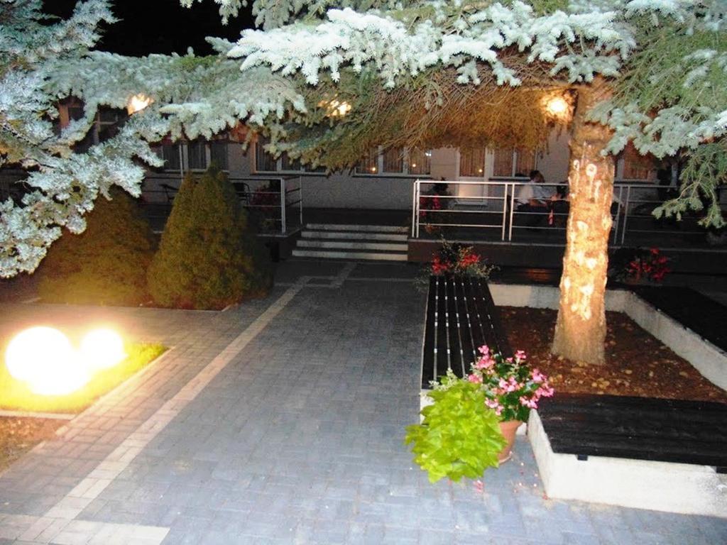 Hotel Odr Sulechów Exterior foto